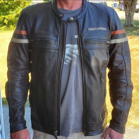 Harley Davidson Leather Jacket - Picture 2 of 15